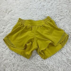 Lululemon Hotty Hot Short II *Long 4" Soleil